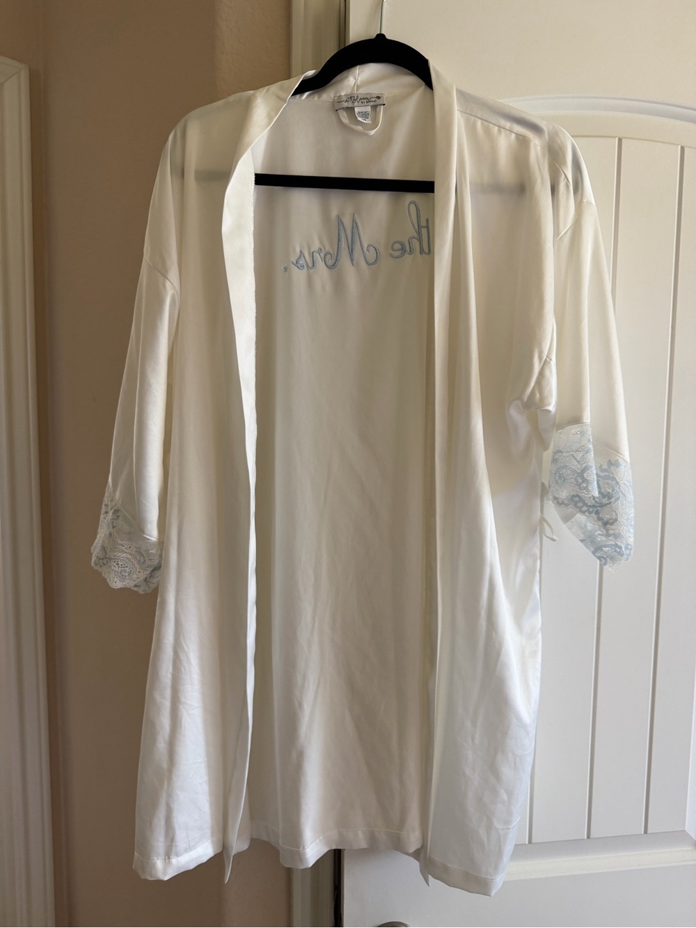 Satin Bridal Robe - Picture 2 of 6